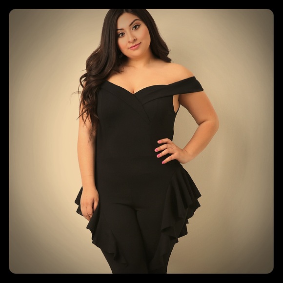 Pants - NWOT -NEVER WORN Off the Shoulder Sexy Jumpsuit 😍